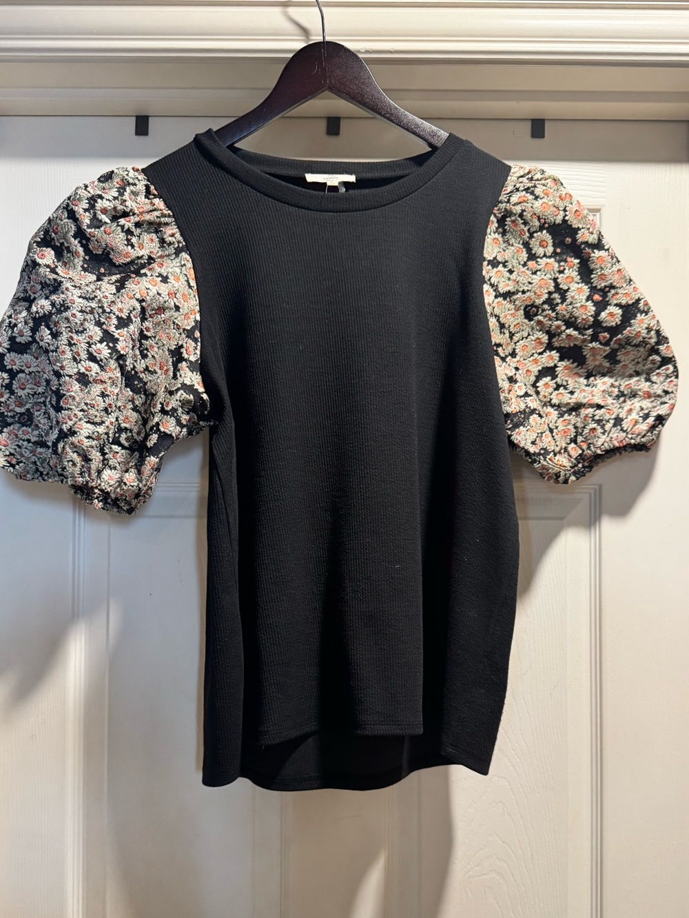 entro Black Top with Floral Puff Sleeves